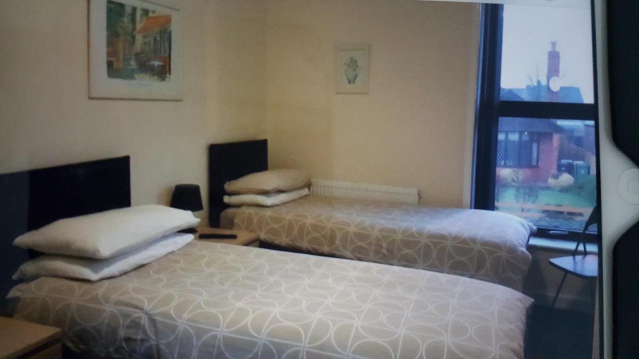 Kings Arms Hotel Farnworth Экстерьер фото